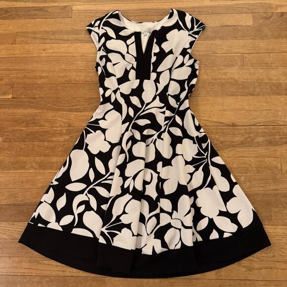 Robbie Bee black white cap sleeve knee length a-line dress size small S
 b35 - Picture 1 of 4
